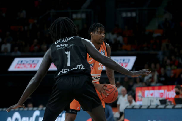 大的中场控 大的中场控