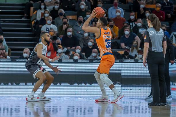 养年轻球员 养年轻球员